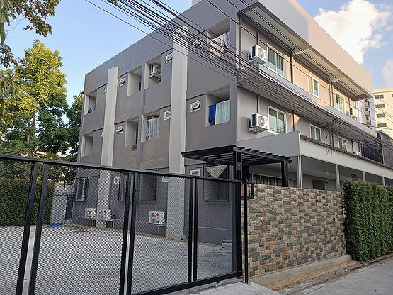 Condo · Khlong Toei, bangkok — photo 1