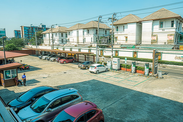 Condo · Wang Thonglang, bangkok — photo 3