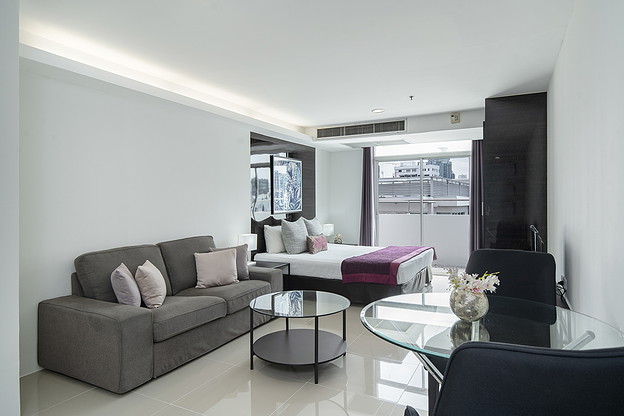 Condo · Khlong Toei, bangkok — photo 1