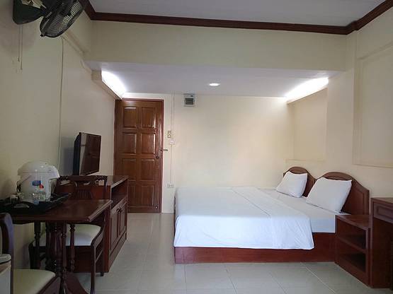 Condo · Thon Buri, bangkok — photo 1