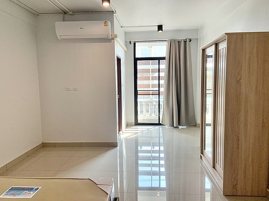 Condo · Huai Khwang, bangkok — photo 3