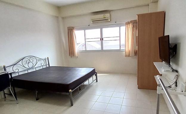 Condo — photo 2