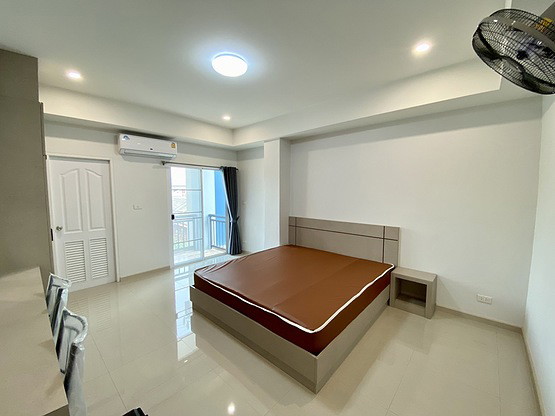 Condo — photo 5