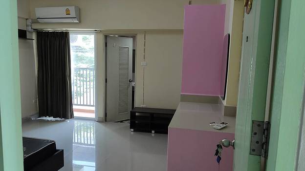Condo · Wang Thonglang, bangkok — photo 4