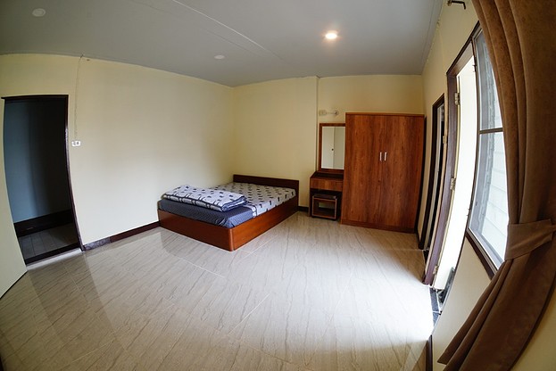 Condo · Huai Khwang, bangkok — photo 1