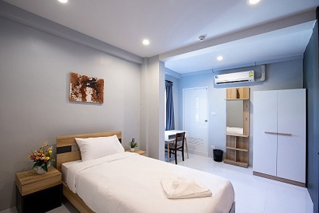Condo · Bang Rak, bangkok — photo 1