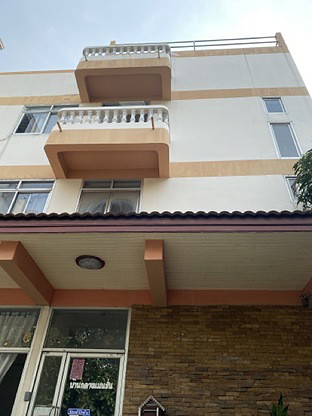 Condo · Phra Khanong, bangkok — photo 1