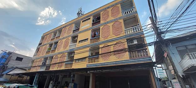 Condo · Huai Khwang, bangkok — photo 1