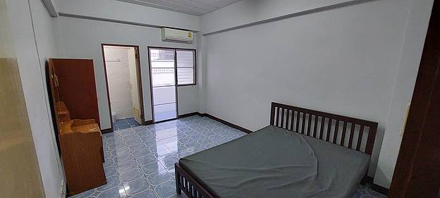 Condo · Huai Khwang, bangkok — photo 2