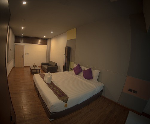 Condo · Thon Buri, bangkok — photo 4