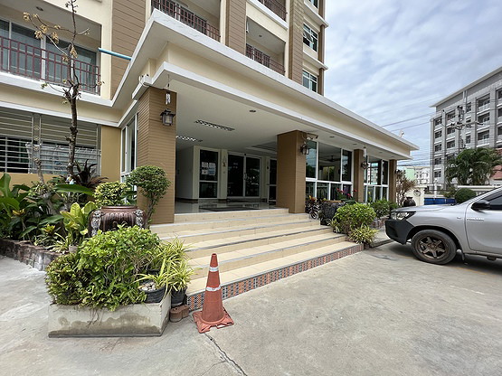 Condo — photo 3