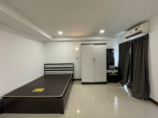 Condo · Bang Khun Thian, bangkok — photo 4