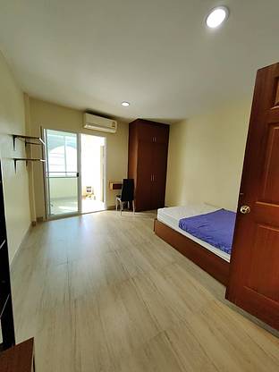 Condo · Bang Rak, bangkok — photo 1