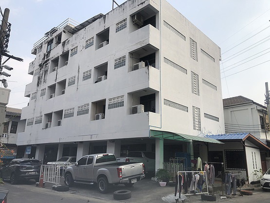 Condo · Huai Khwang, bangkok — photo 1