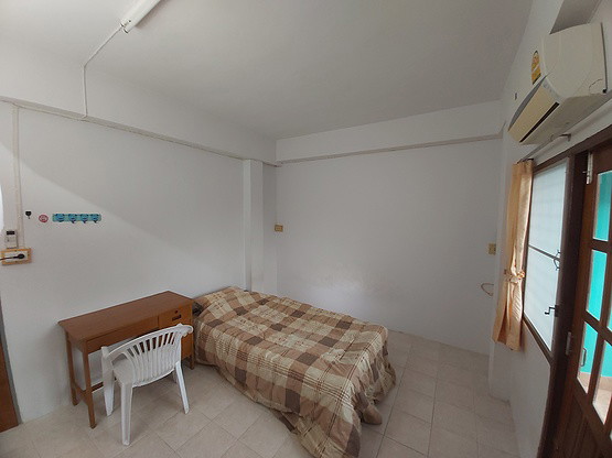 Condo — photo 1