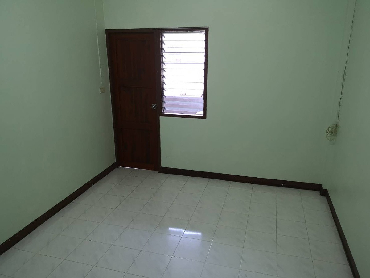 Condo — photo 2