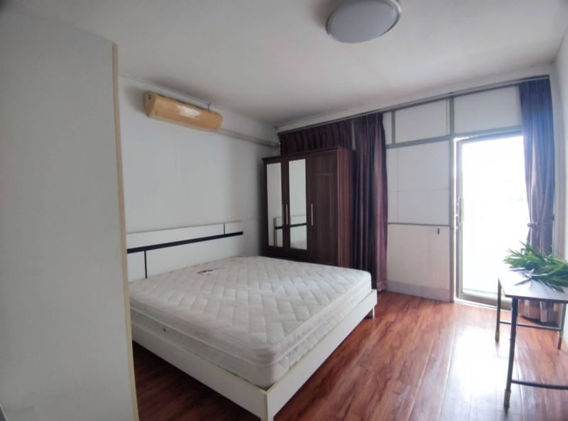 Condo · Bang Rak, bangkok — photo 2