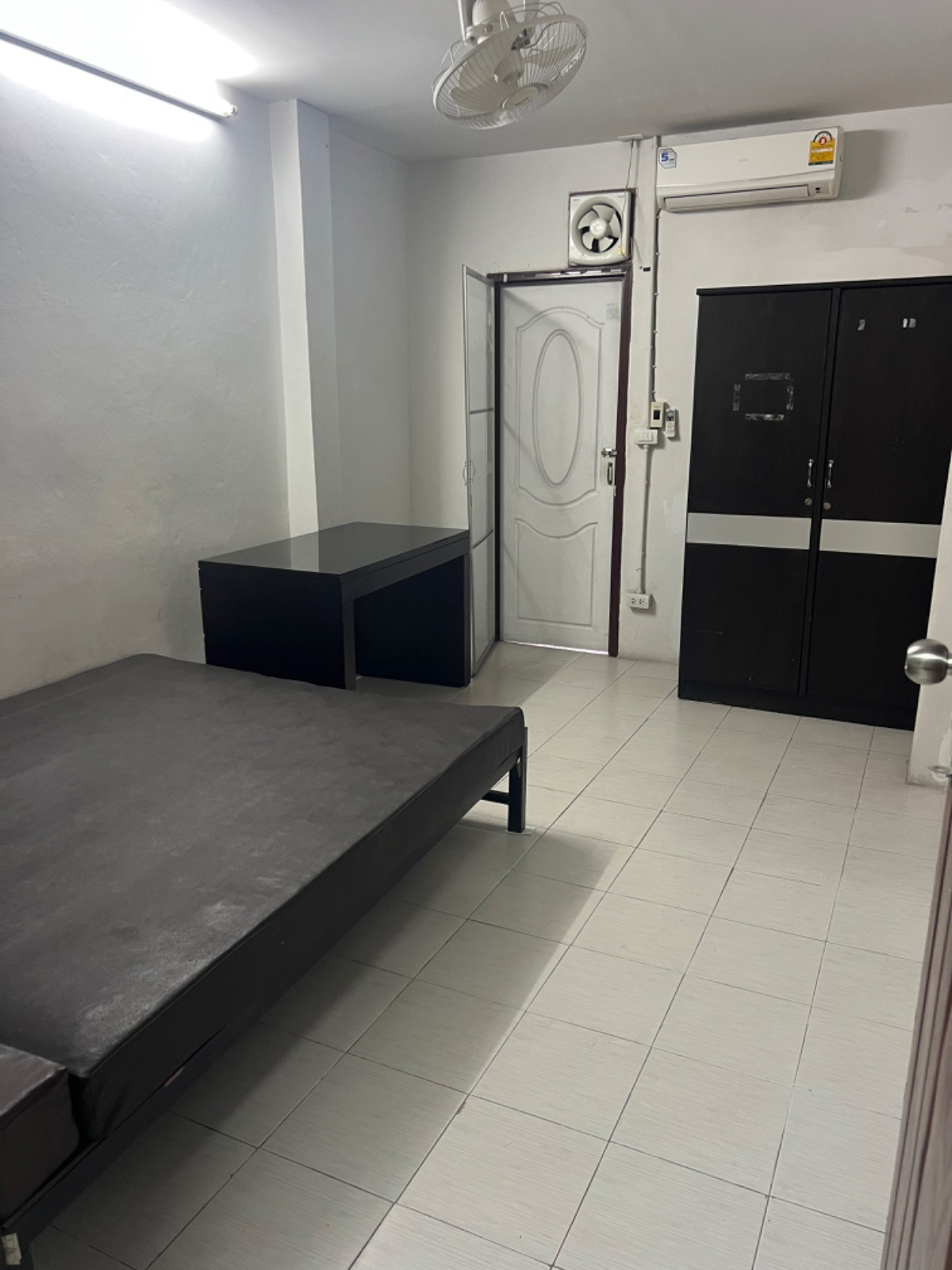 Condo · Mueang Samut Prakan — photo 4