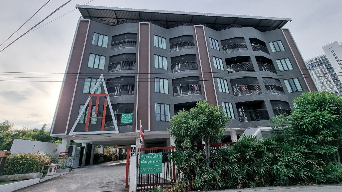 Condo · Bang Na, bangkok — photo 1