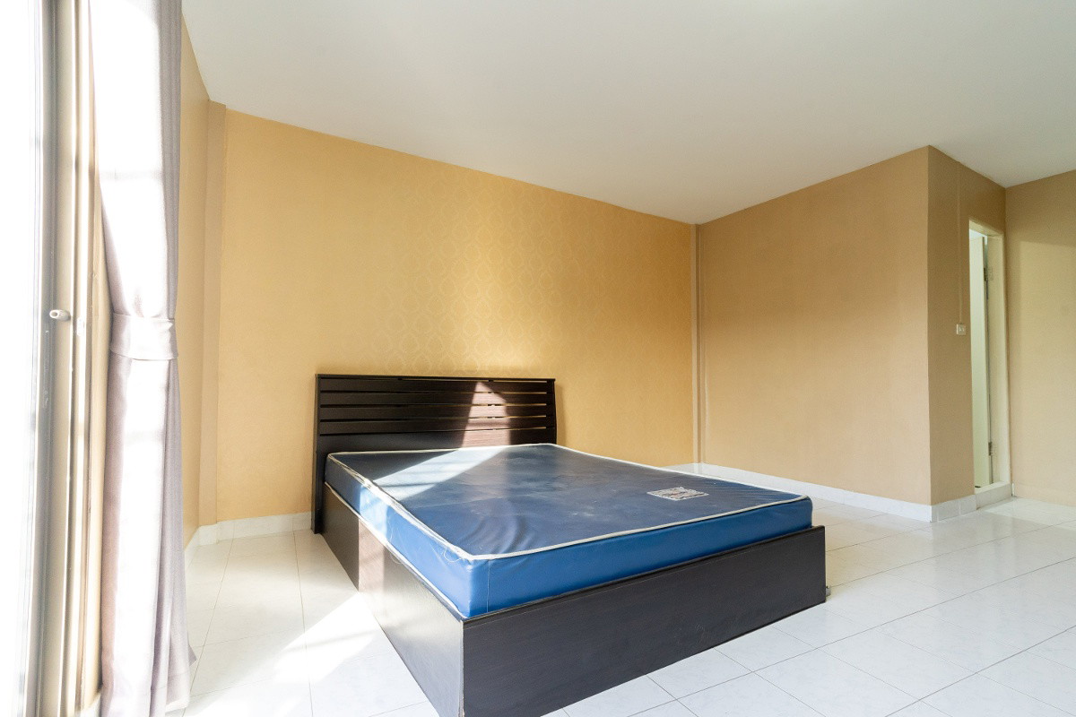 Condo · Khan Na Yao, bangkok — photo 1