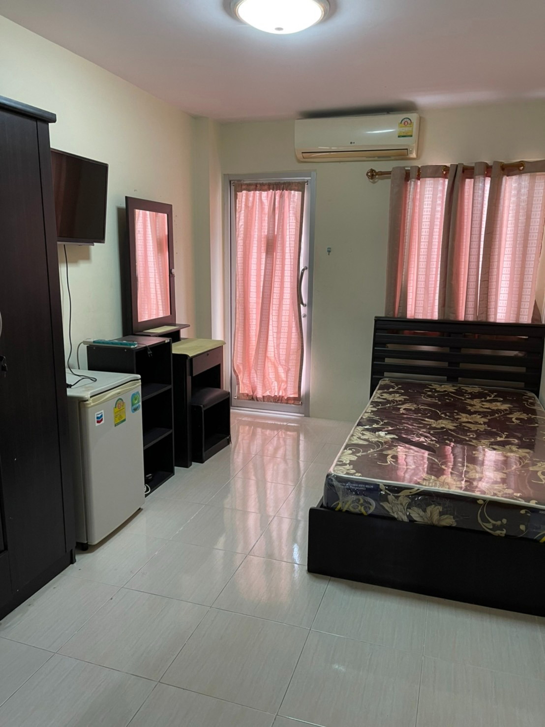 Condo · Mueang Chon Buri, chon_buri — photo 2