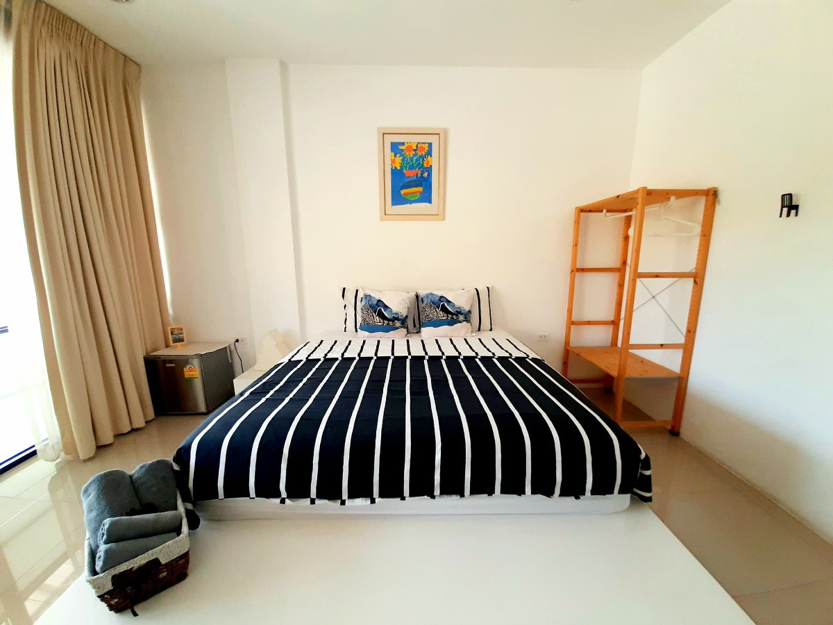 Condo — photo 1
