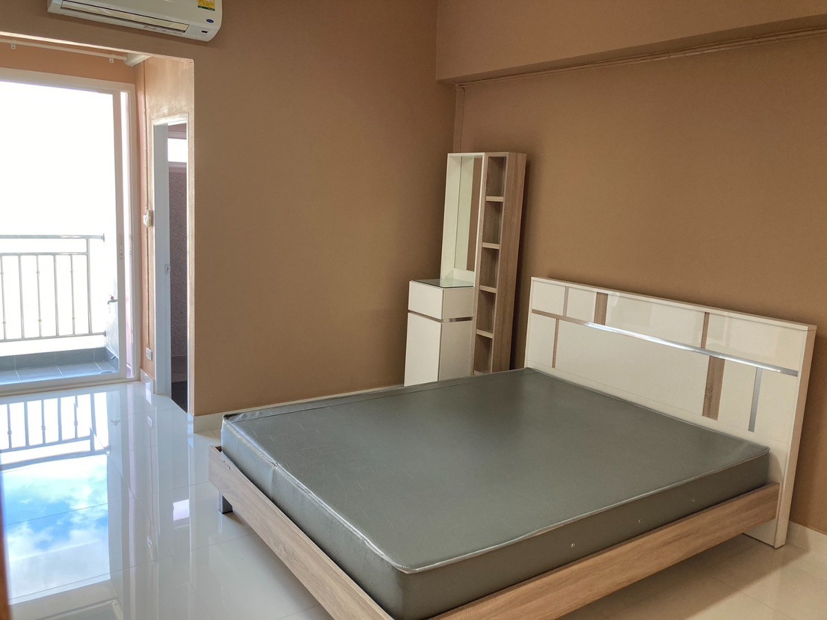 Condo · Huai Khwang, bangkok