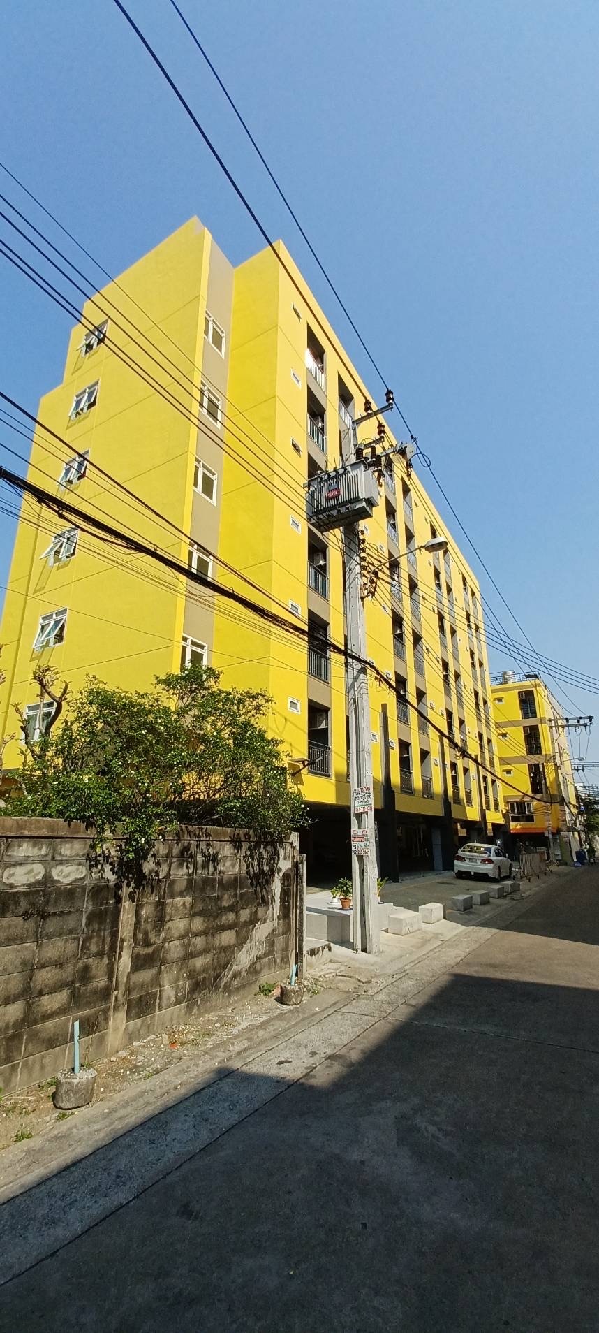 Condo · Huai Khwang, bangkok — photo 2