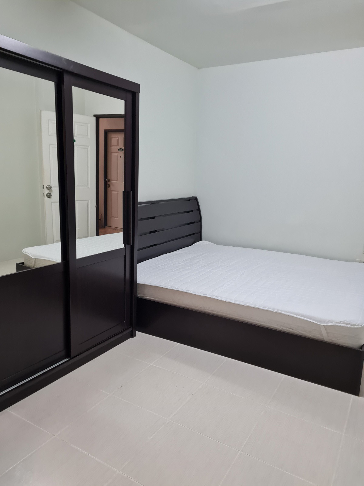 Condo · Wang Thonglang, bangkok — photo 1