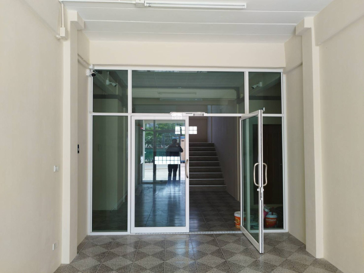 Condo — photo 2