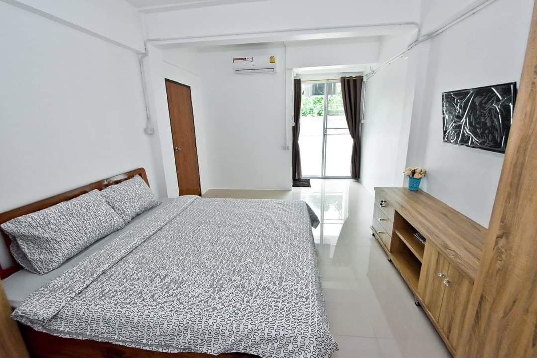 Condo — photo 1