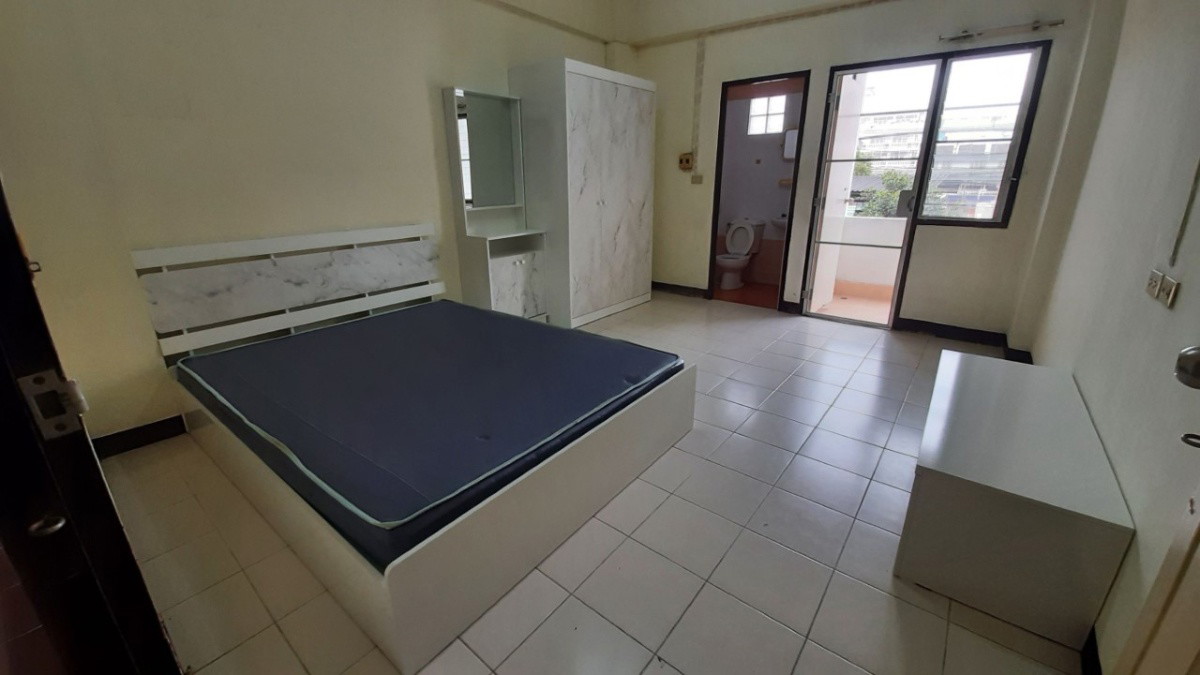 Condo · Mueang Samut Prakan — photo 4
