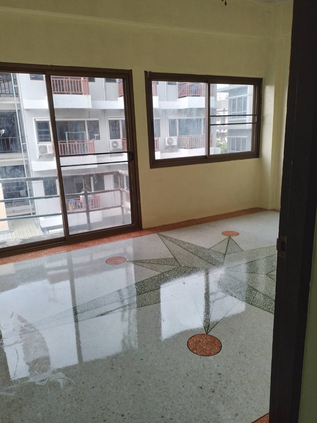 Condo · Thon Buri, bangkok — photo 1