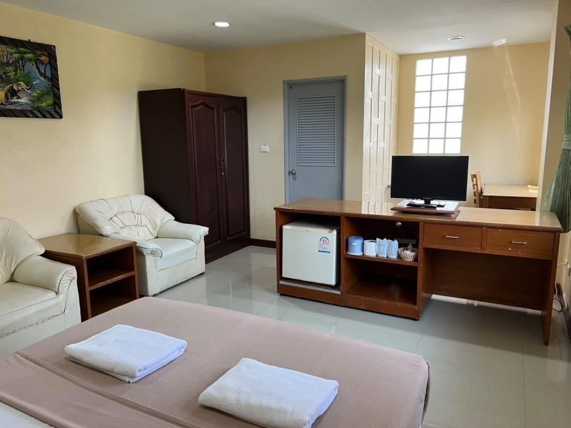 Condo — photo 2