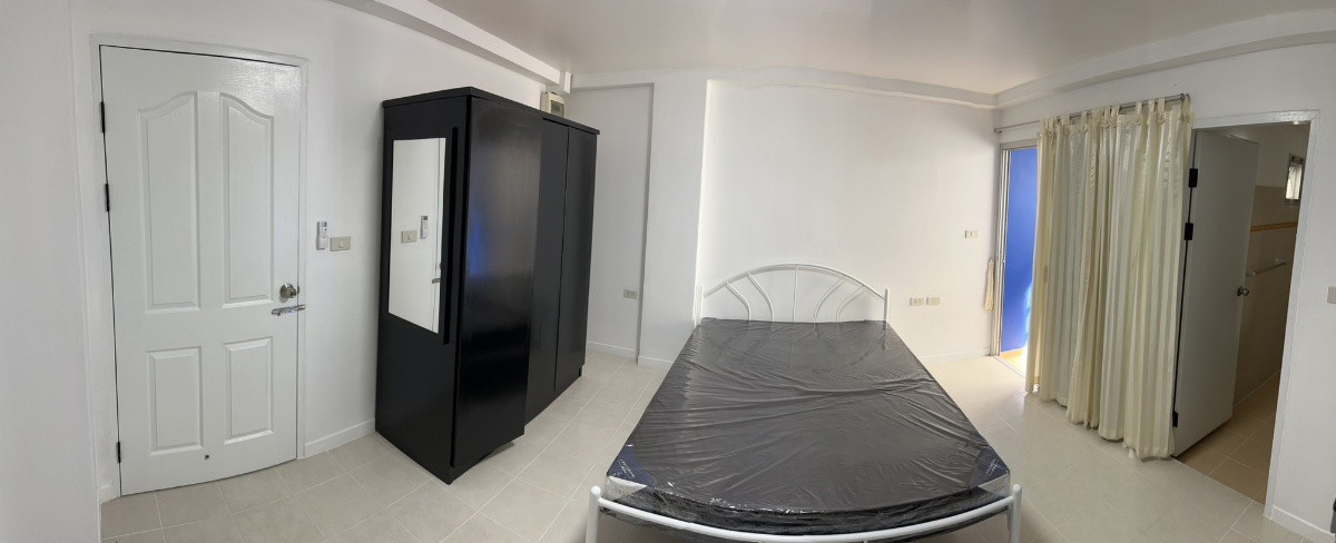 Condo · Huai Khwang, bangkok — photo 2