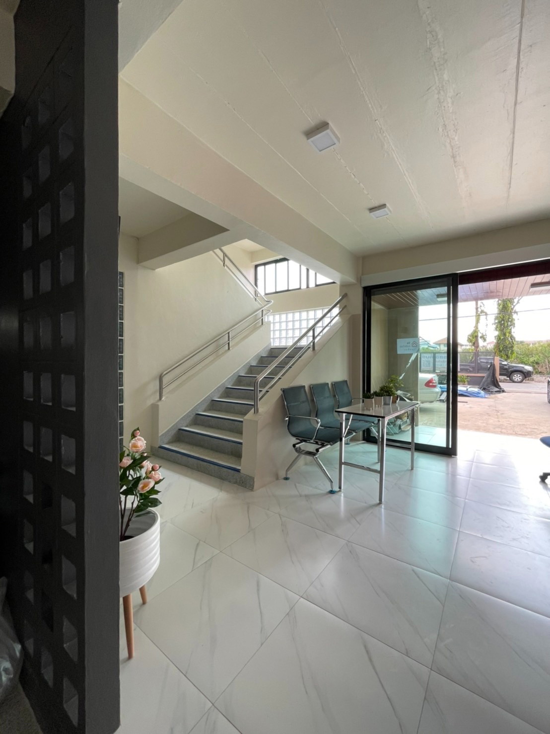 Condo — photo 2