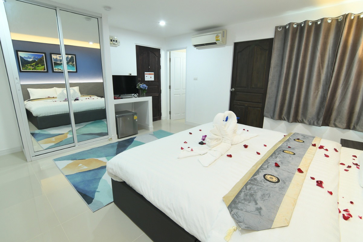 Condo · Bangkok Noi, bangkok — photo 2