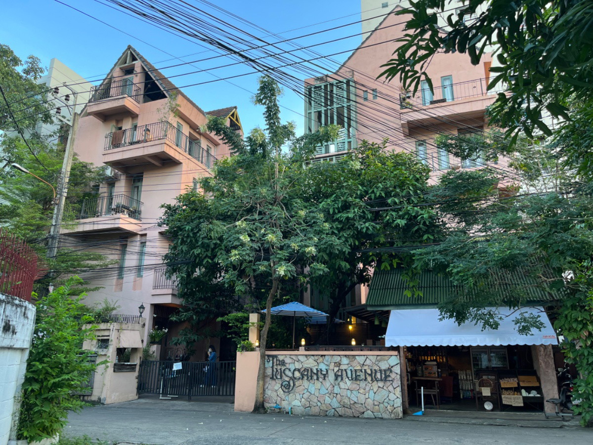 Tuscany Avenue Service Apartment  //Free Wi-Fi — photo 3