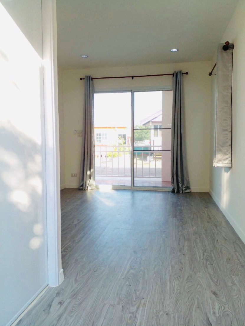 Condo — photo 2