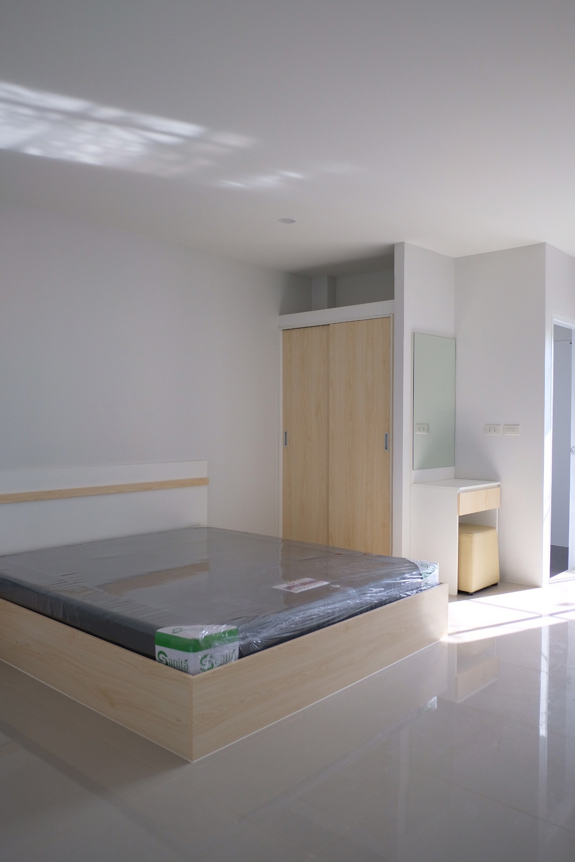 Condo — photo 1