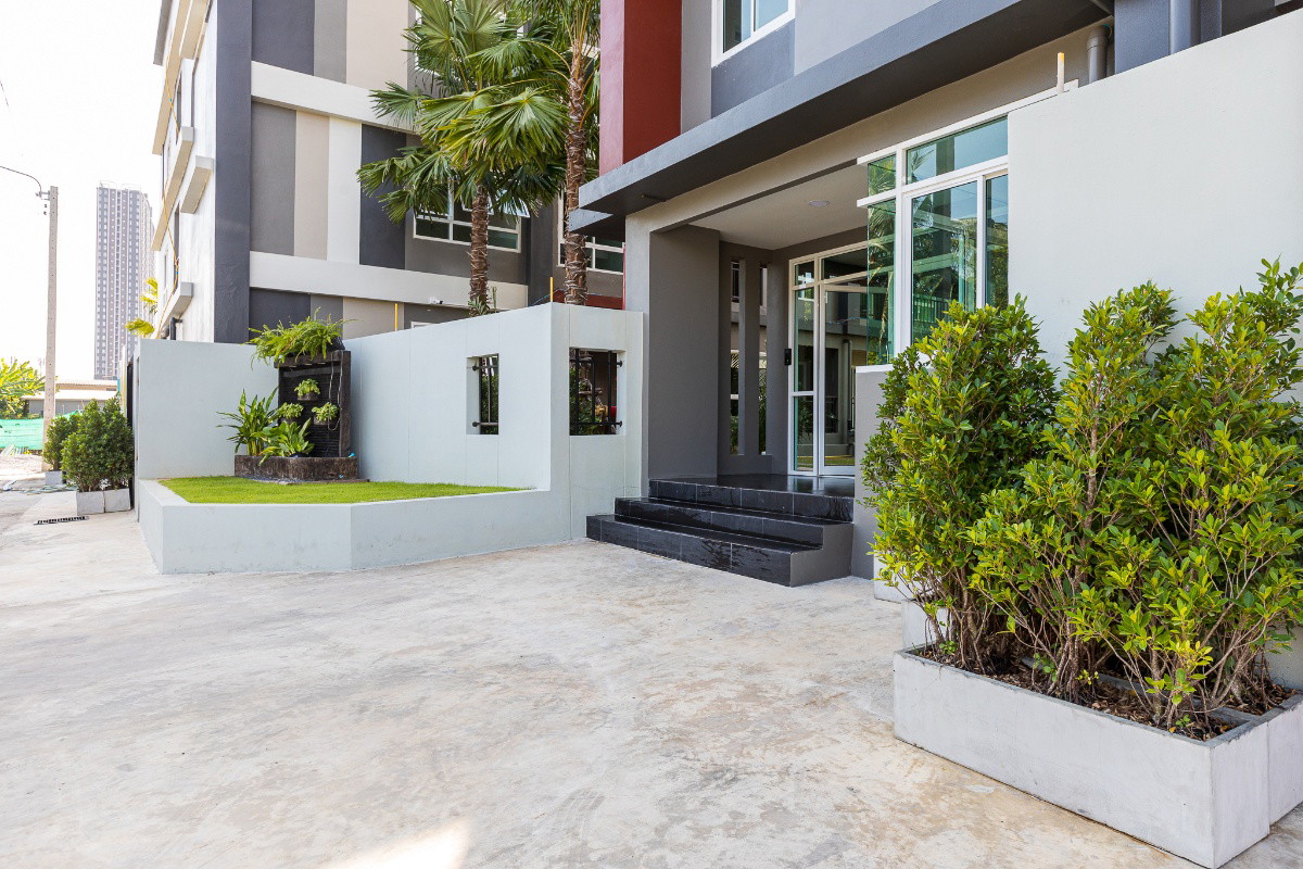 Condo · Wang Thonglang, bangkok — photo 5