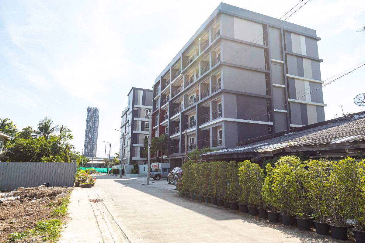 Condo · Wang Thonglang, bangkok — photo 4