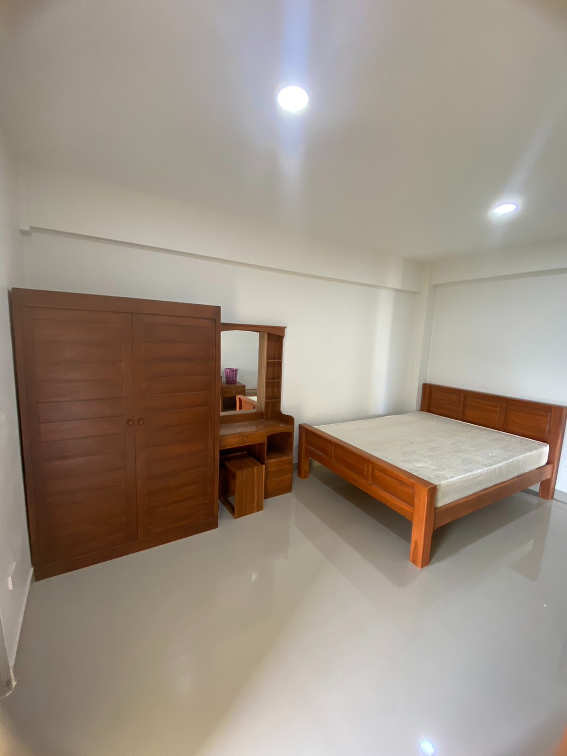 Condo — photo 1