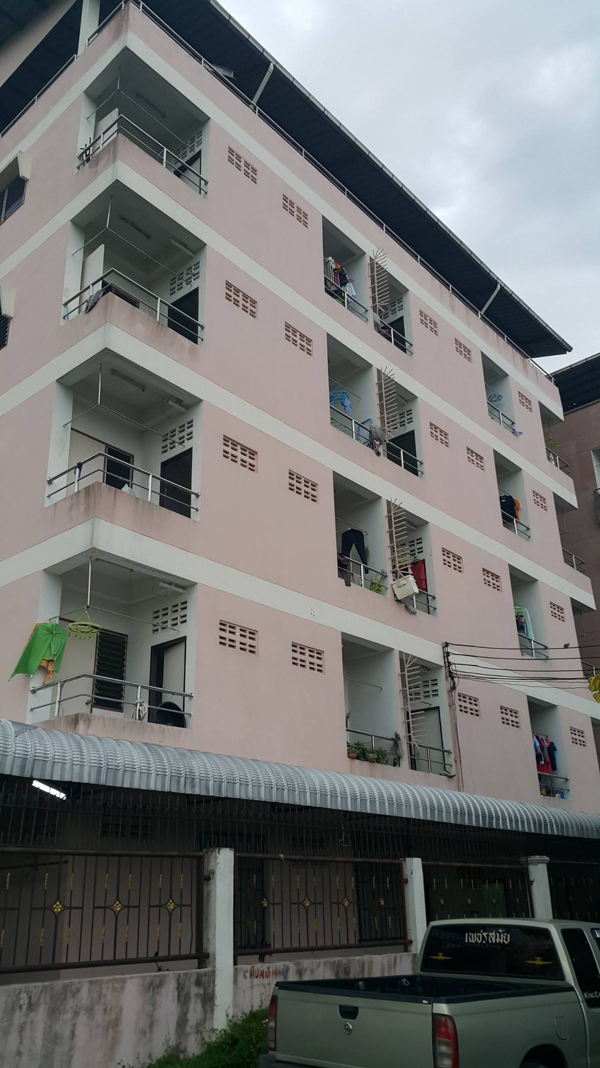 Condo · Mueang Samut Prakan — photo 1