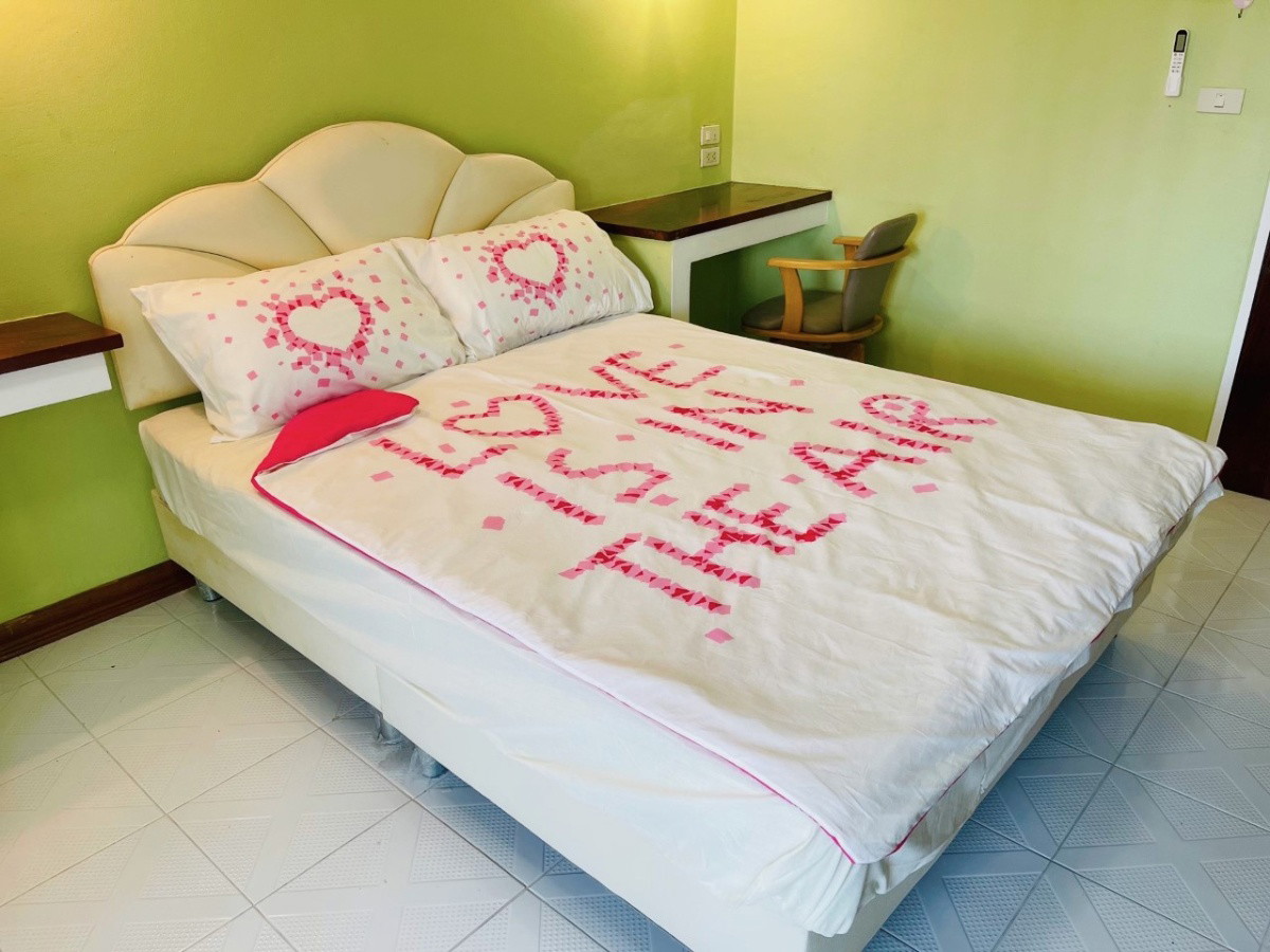 Condo · Huai Khwang, bangkok — photo 2