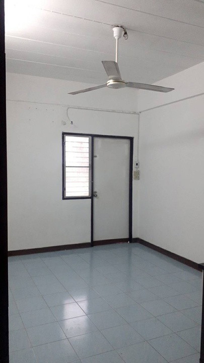Condo · Mueang Samut Prakan — photo 3