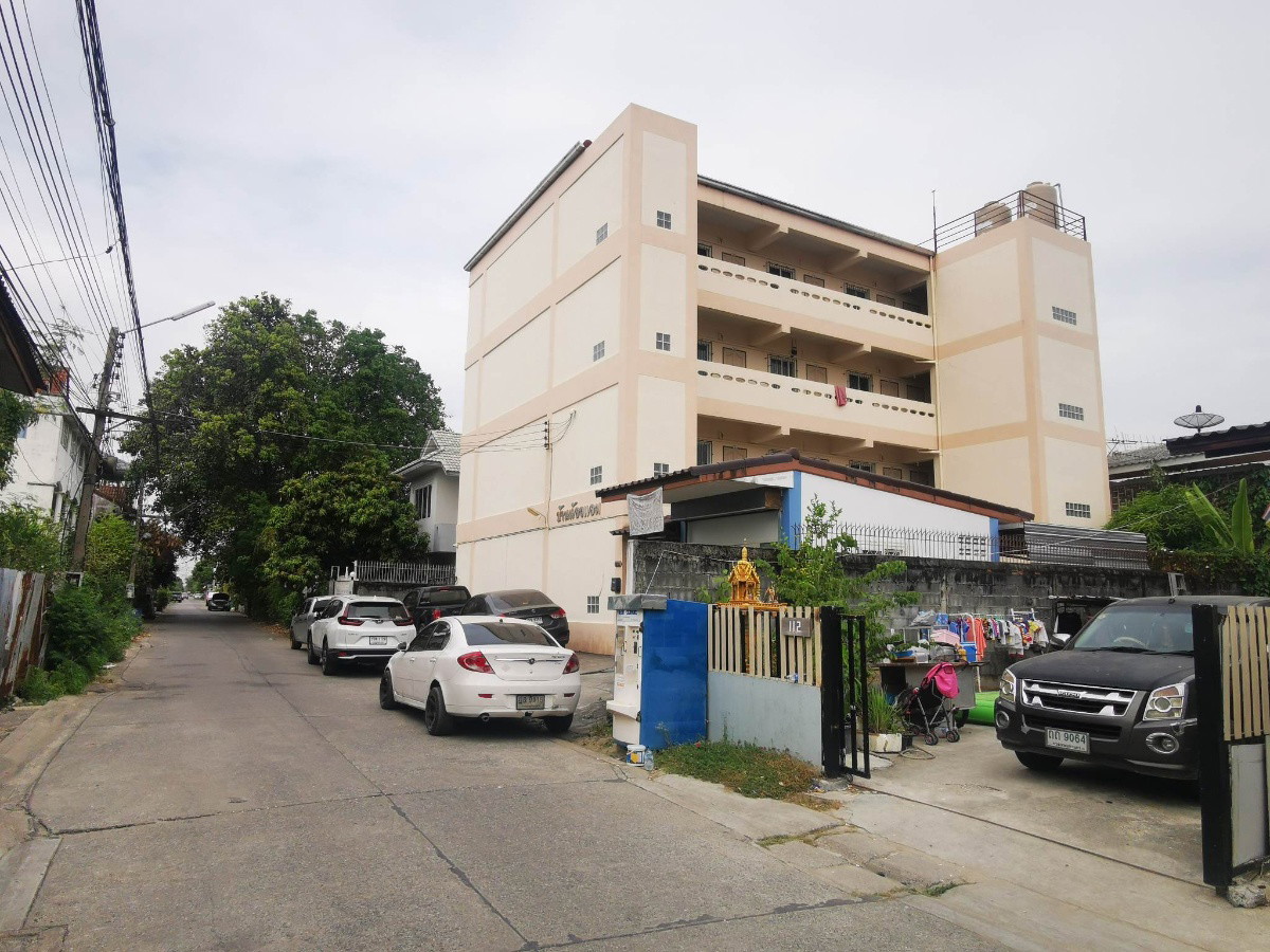 Condo — photo 1