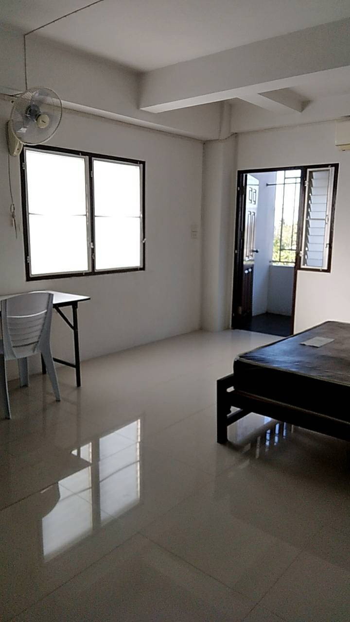 Condo — photo 2