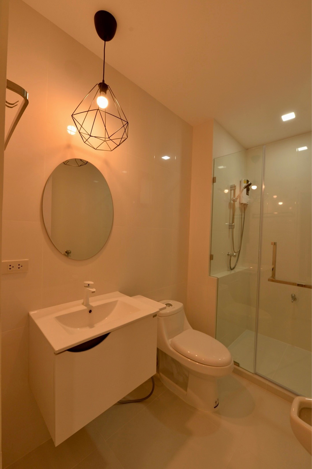 Condo · Bang Phli — photo 5