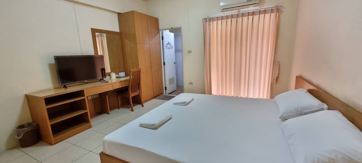 Condo · Mueang Chon Buri, chon_buri — photo 4